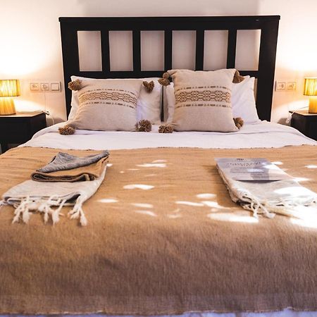 シディ・カウキ House Of Omm Bed & Breakfast エクステリア 写真